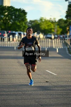 Runner Photo 1610410