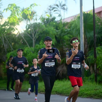 Runner Photo 1610421