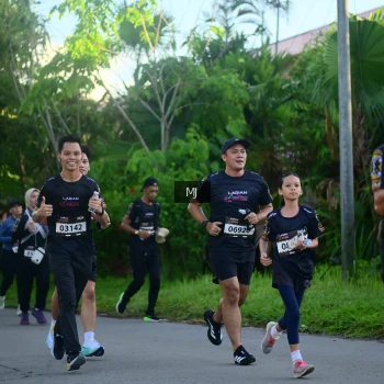 Runner Photo 1610425