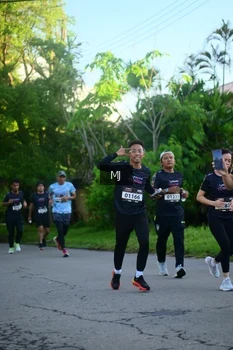 Runner Photo 1610698