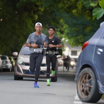 Runner Photo 1610992