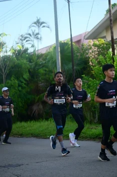 Runner Photo 1611160
