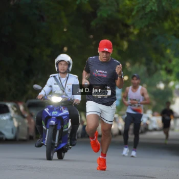 Runner Photo 1611195