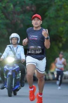 Runner Photo 1611201