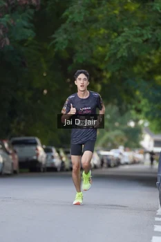 Runner Photo 1611299
