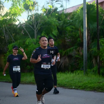 Runner Photo 1611349