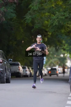 Runner Photo 1611355