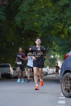 Runner Photo 1611499