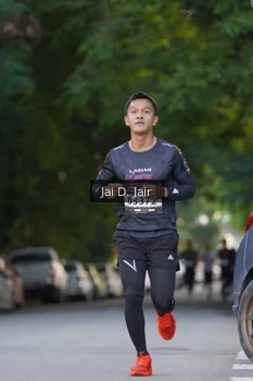 Runner Photo 1611574