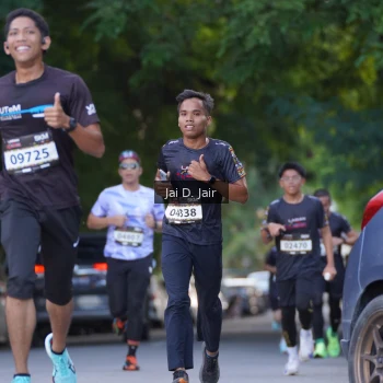 Runner Photo 1611649