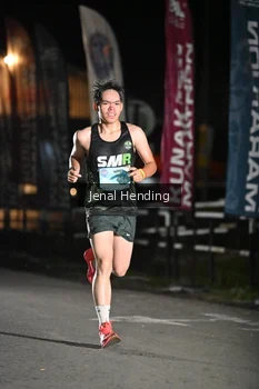 Runner Photo 1611665