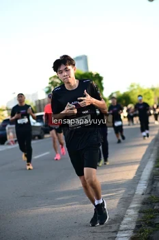 Runner Photo 1611775