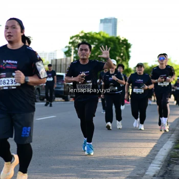 Runner Photo 1612053