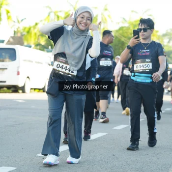 Runner Photo 1612101