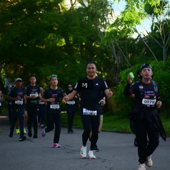 Runner Photo 1612102