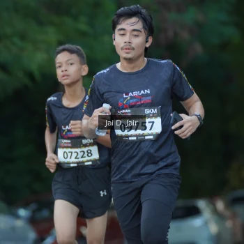 Runner Photo 1612125