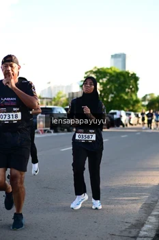 Runner Photo 1612280