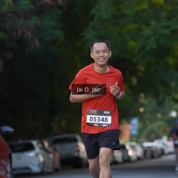Runner Photo 1612345