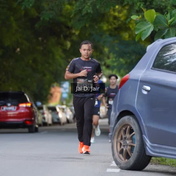 Runner Photo 1612388