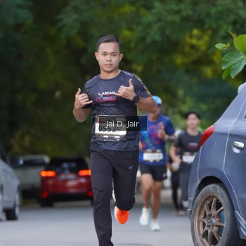 Runner Photo 1612400