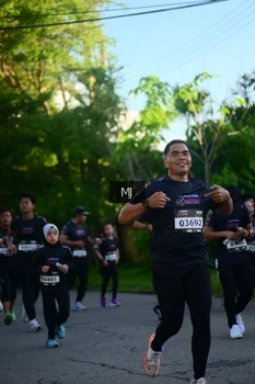 Runner Photo 1612417