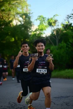 Runner Photo 1612444