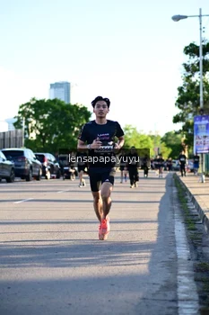 Runner Photo 1612479