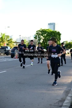 Runner Photo 1612508