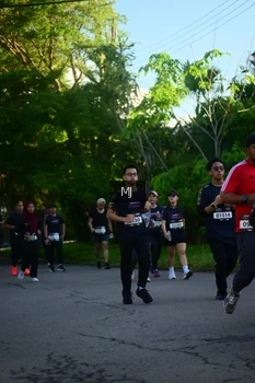 Runner Photo 1612513