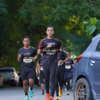 Runner Photo 1612516