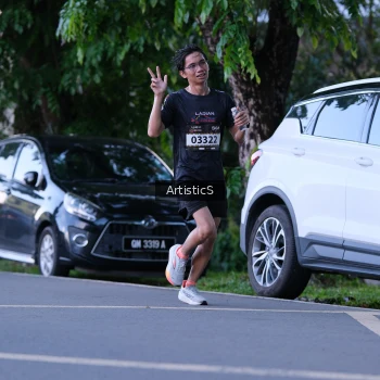 Runner Photo 1612594