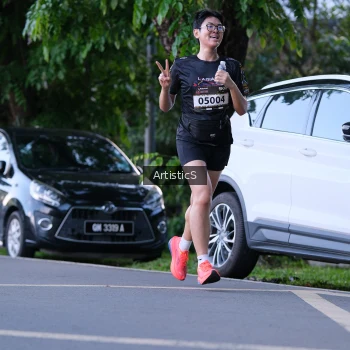 Runner Photo 1612618