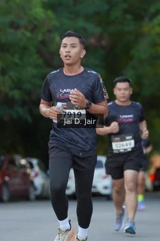 Runner Photo 1612642