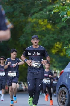 Runner Photo 1612899