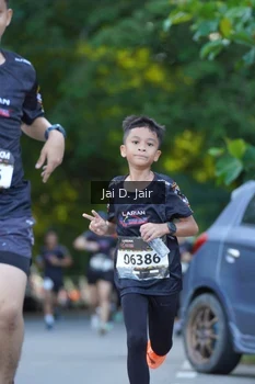 Runner Photo 1612907