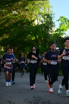 Runner Photo 1612924