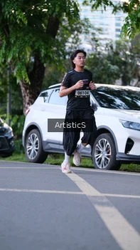 Runner Photo 1612957