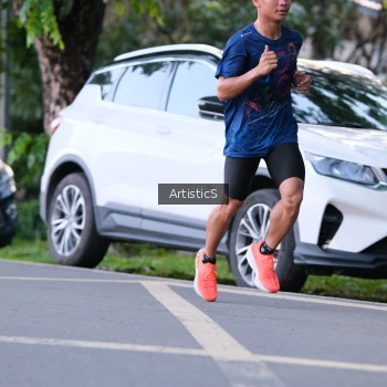 Runner Photo 1612985