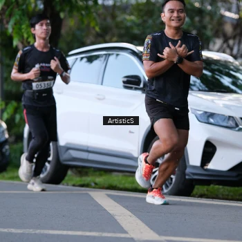 Runner Photo 1612986