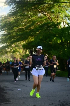 Runner Photo 1612990