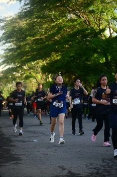 Runner Photo 1613000
