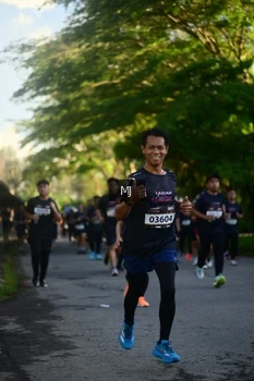 Runner Photo 1613079