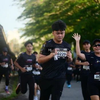 Runner Photo 1613109