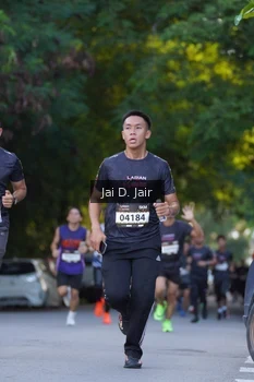 Runner Photo 1613129