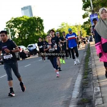 Runner Photo 1613133