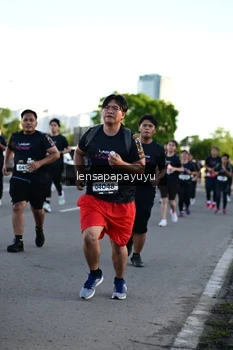 Runner Photo 1613137