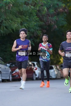 Runner Photo 1613138