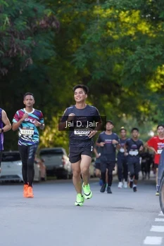 Runner Photo 1613142