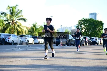 Runner Photo 1613144