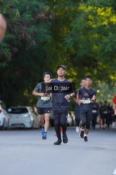 Runner Photo 1613185